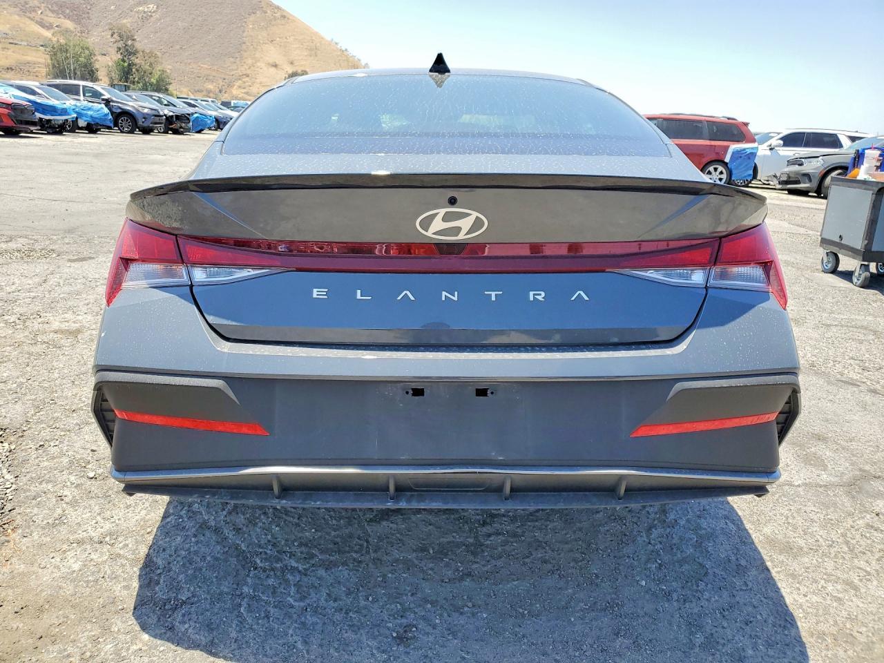 2025 Hyundai Elantra Sel Sport - Фото 6