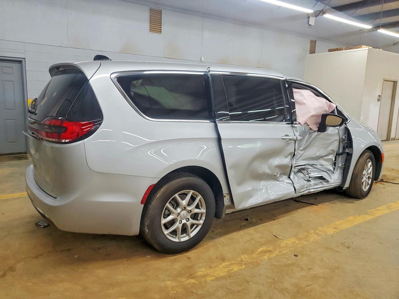 2026 Chrysler Pacifica Select - Фото 3