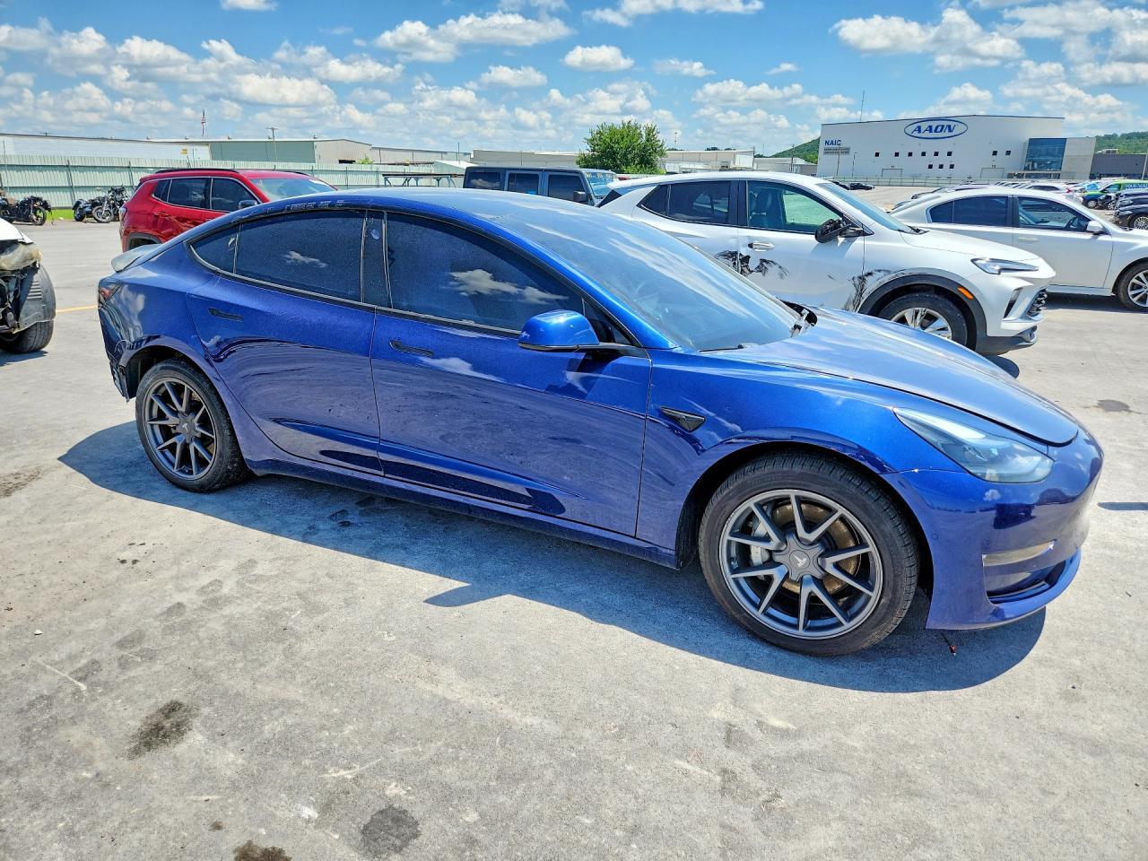 2022 Tesla Model 3 - Image 4