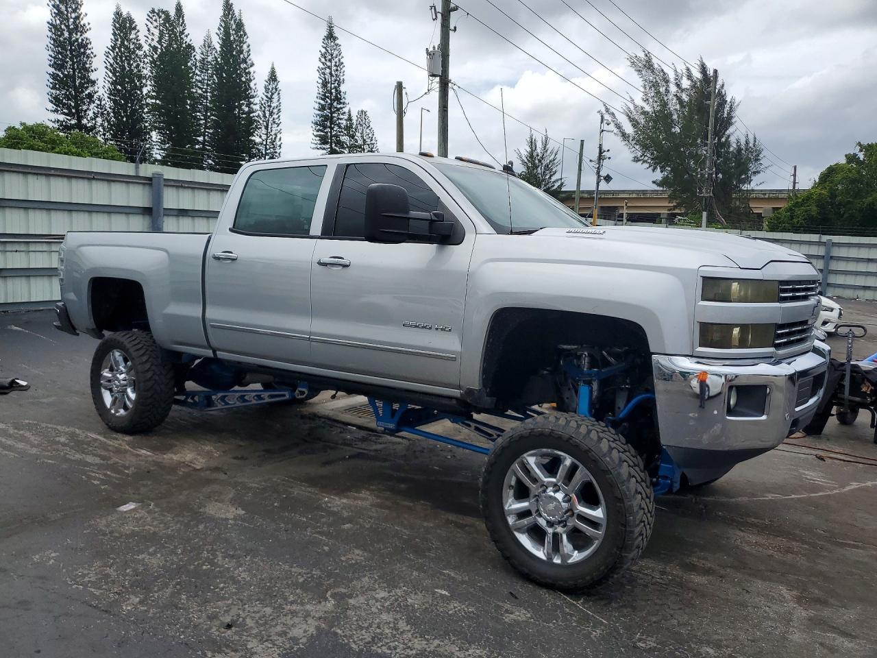 2015 Chevrolet Silverado K2500 Heavy Duty Ltz - Image 4