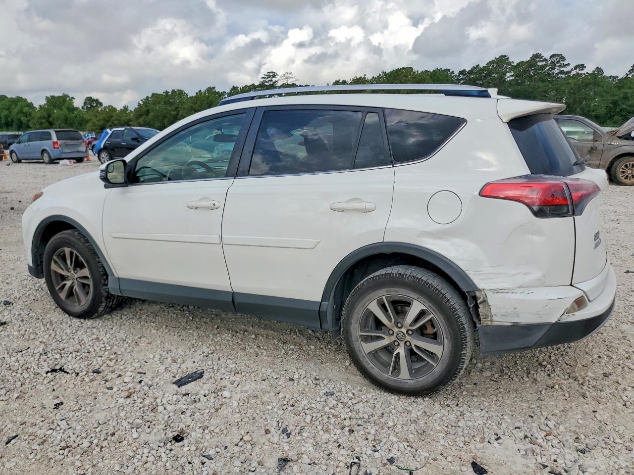 2016 Toyota Rav4 Xle - Фото 2