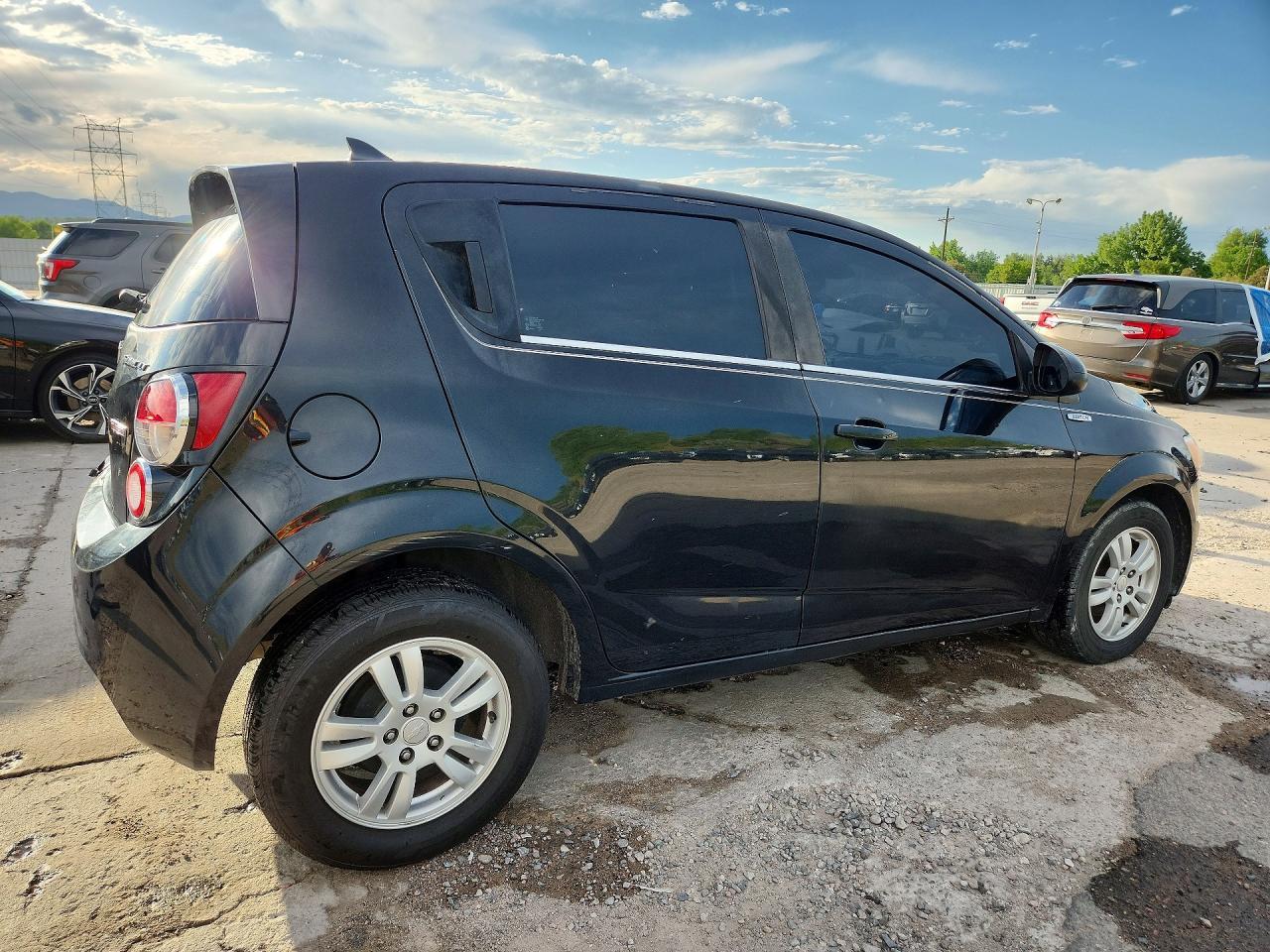 2013 Chevrolet Sonic Lt - Image 3