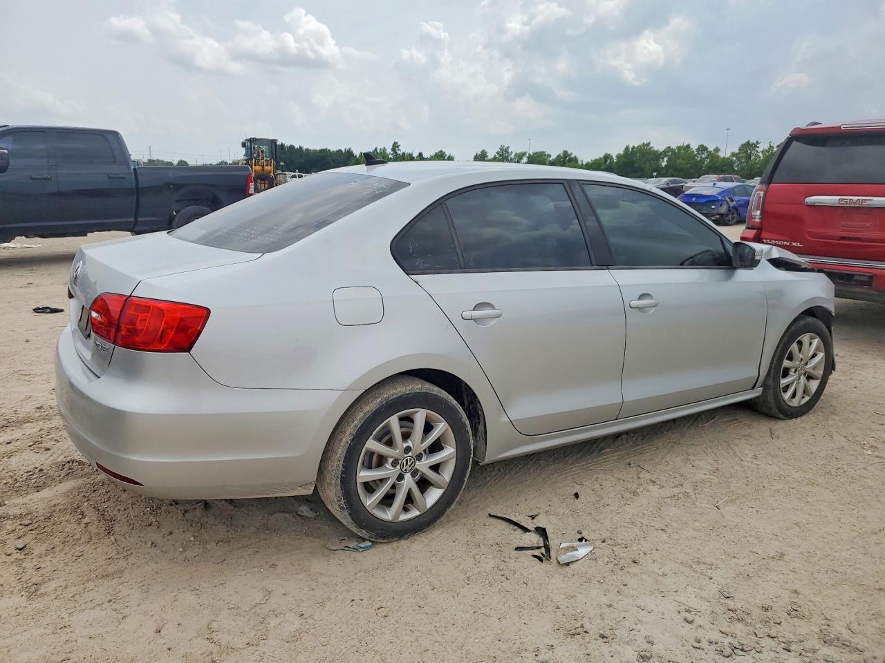 2011 Volkswagen Jetta Se - Фото 3
