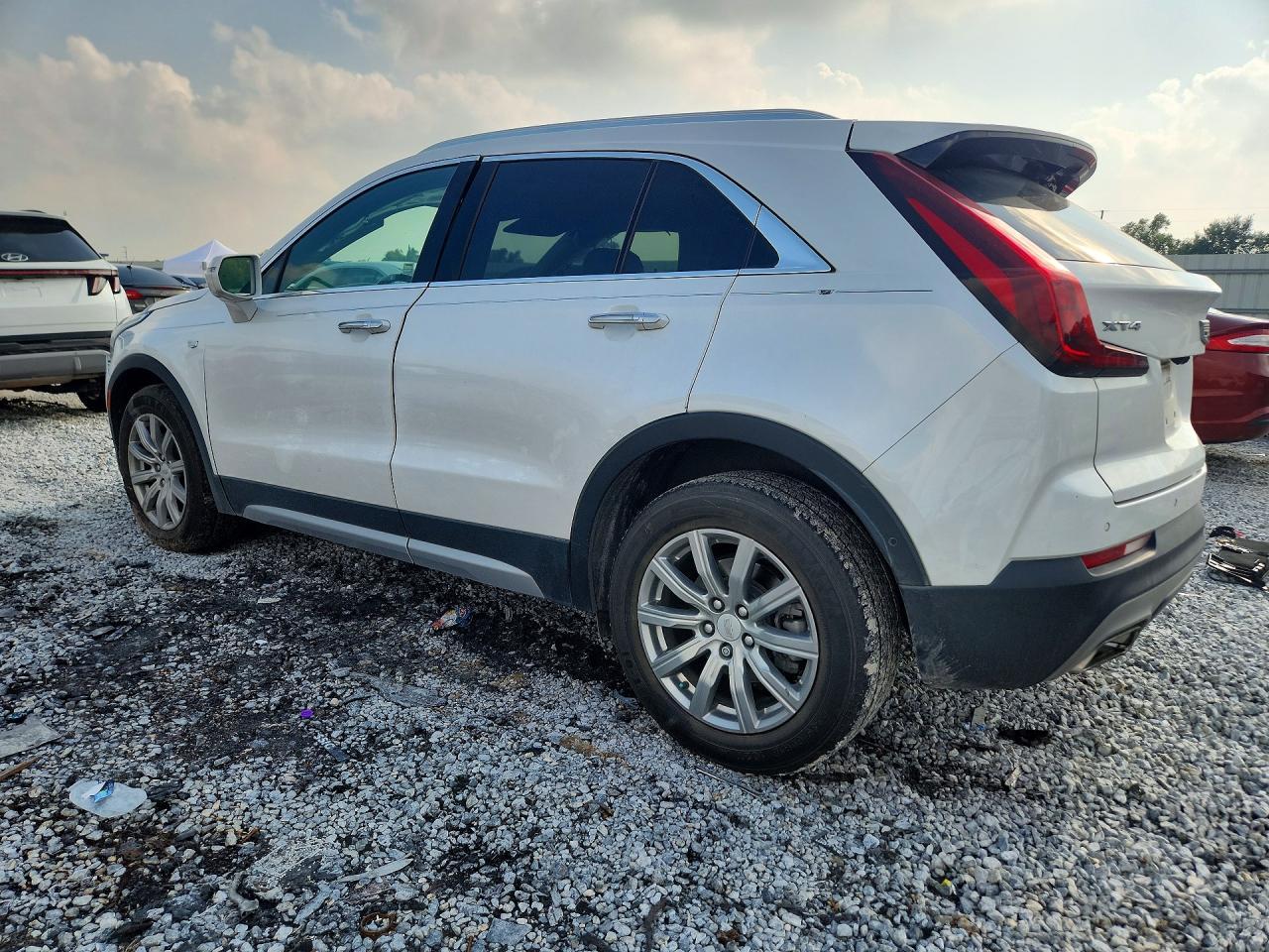 2020 Cadillac Xt4 Premium Luxury - Image 2