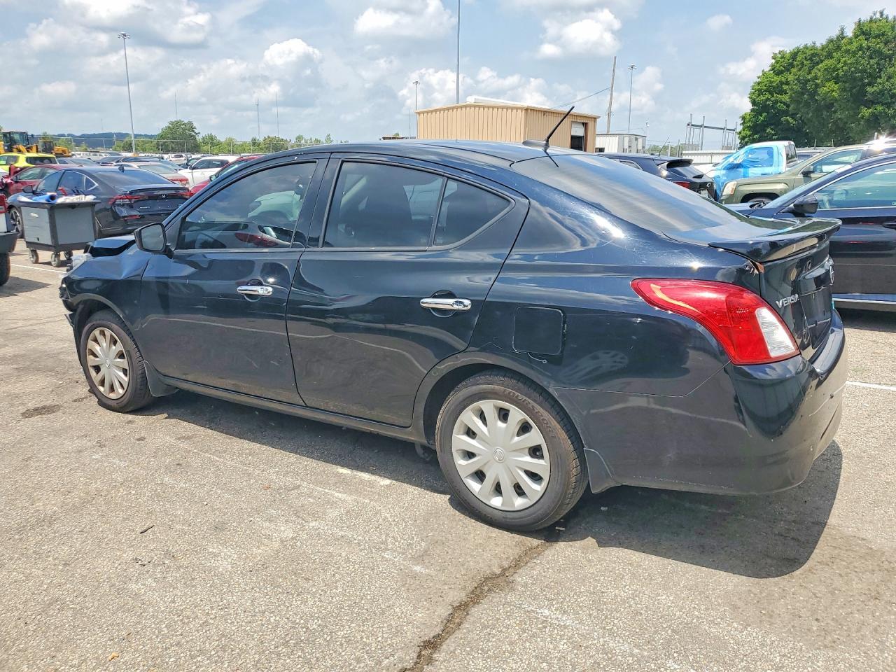 2015 Nissan Versa 1.6 Sv - Фото 2