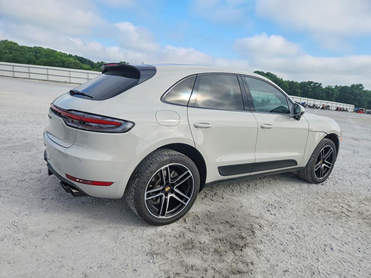 2020 Porsche Macan S - Image 3