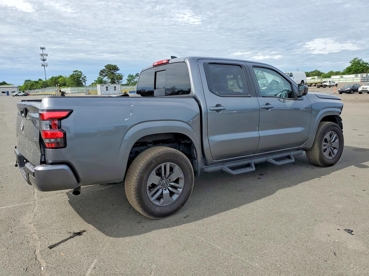 2025 Nissan Frontier Sv - Image 3