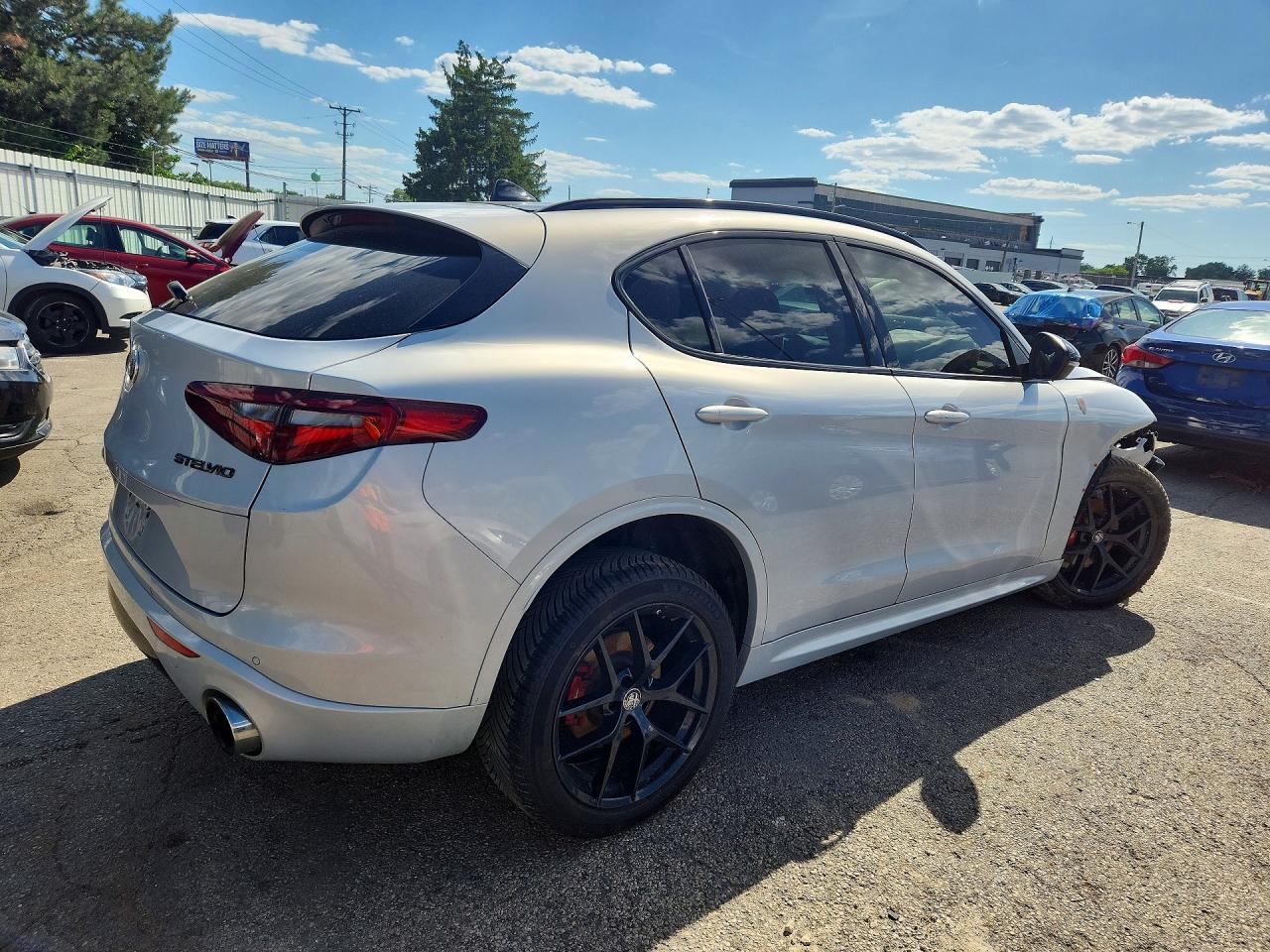 2021 Alfa Romeo Stelvio Ti - Фото 3