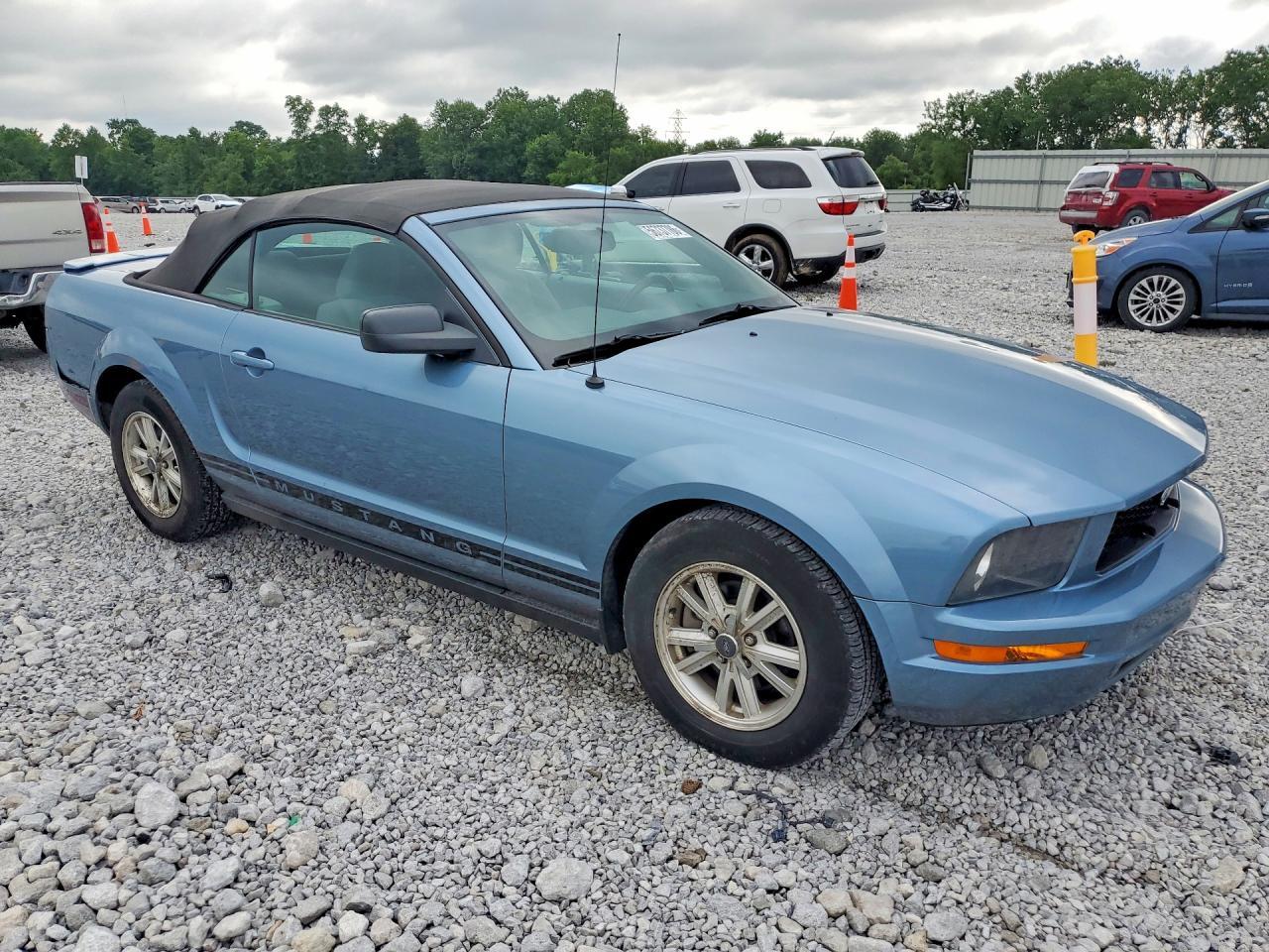 2007 Ford Mustang - Image 4