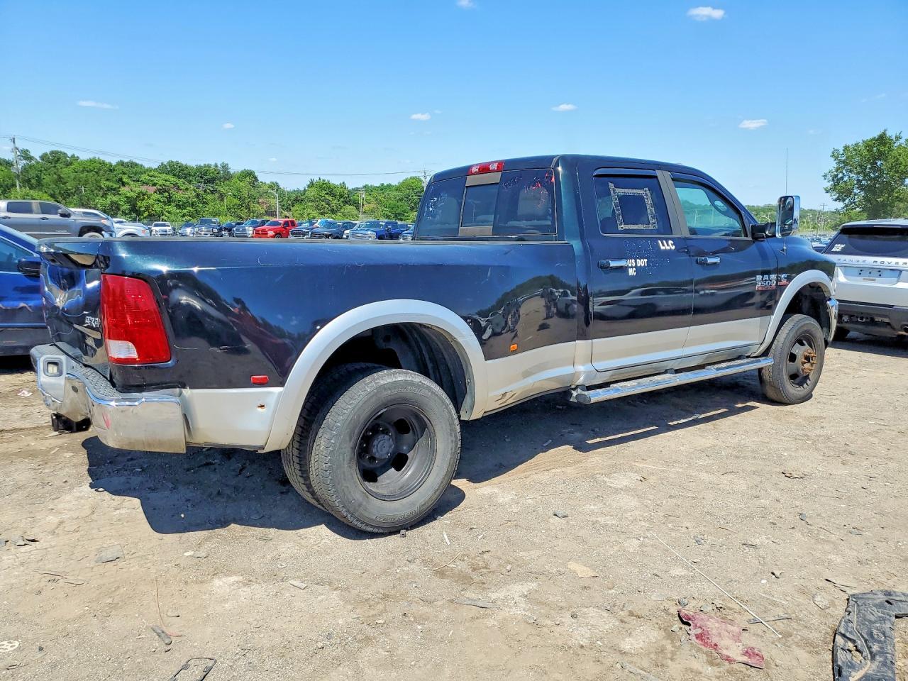 2015 Ram 3500 Laramie 4Wd 6.7L 6C Tdsl - Image 3