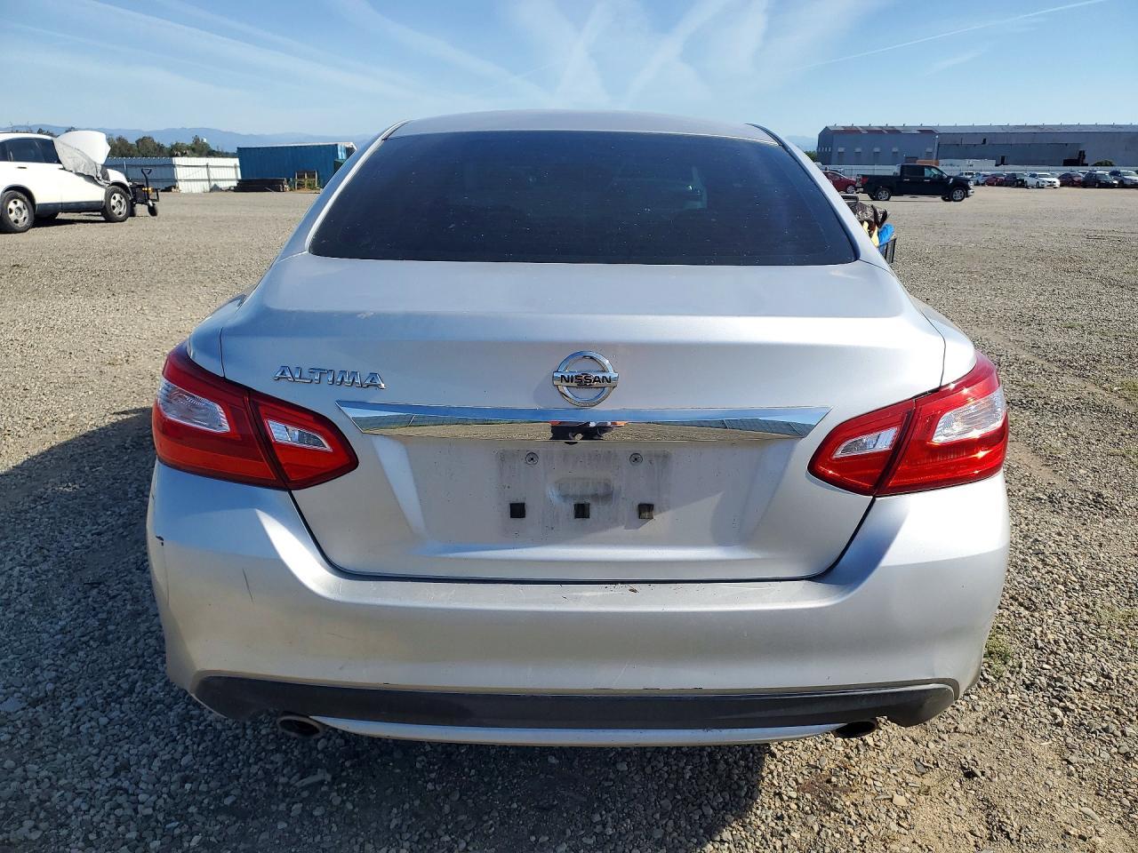 2016 Nissan Altima 2.5 S - Фото 6