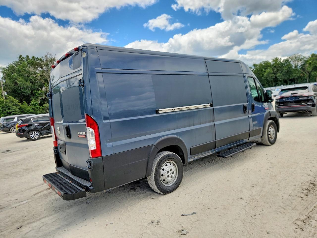 2020 Ram Promaster 3500 Delivery Van - Фото 3