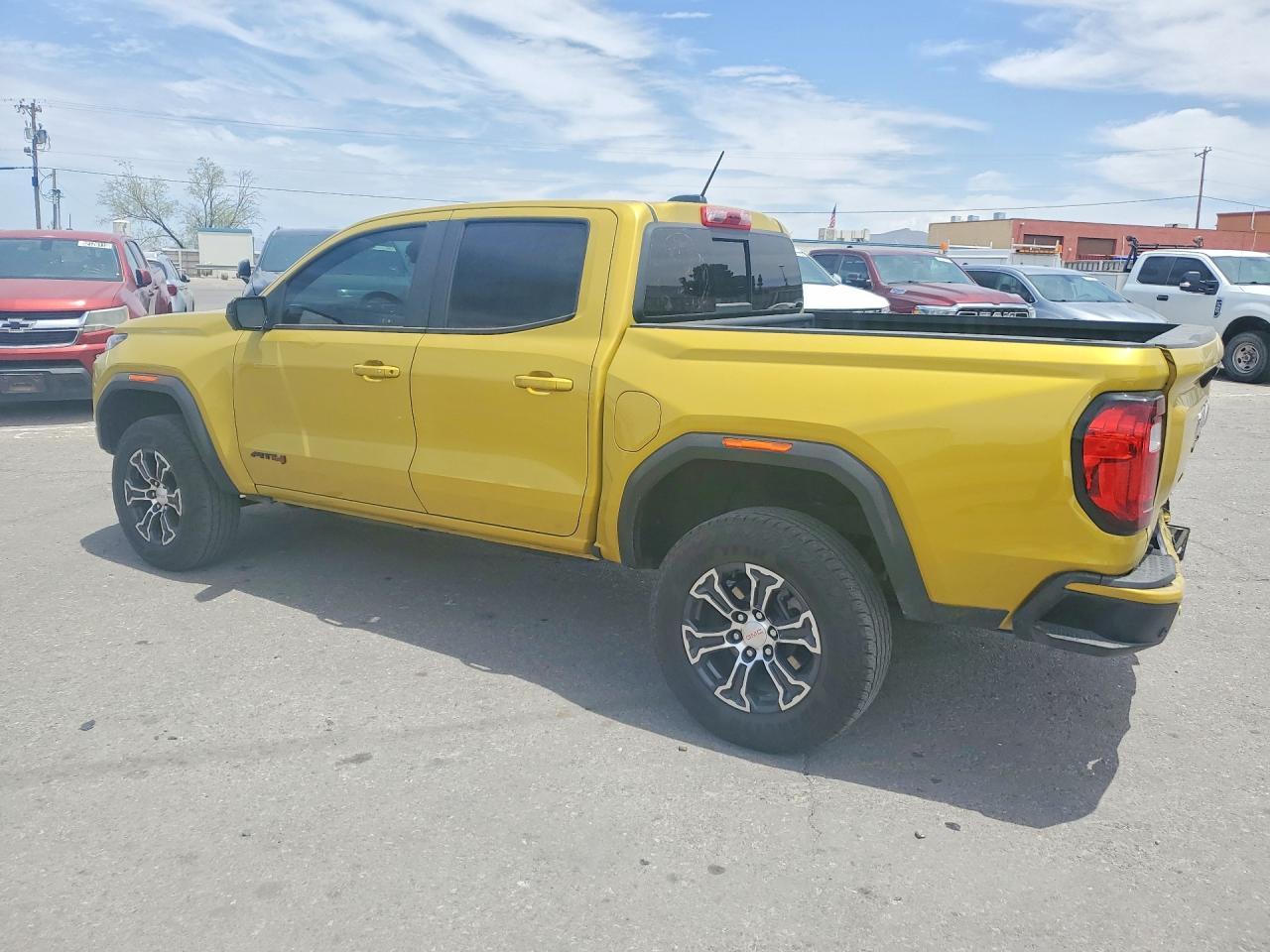 2023 GMC Canyon At4 - Image 2