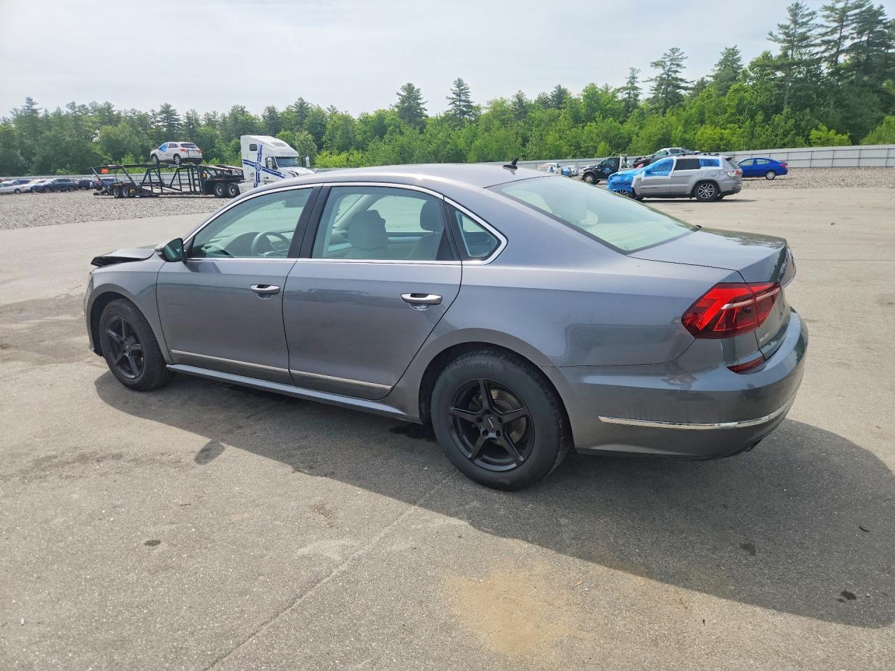 2017 Volkswagen Passat S - Фото 2