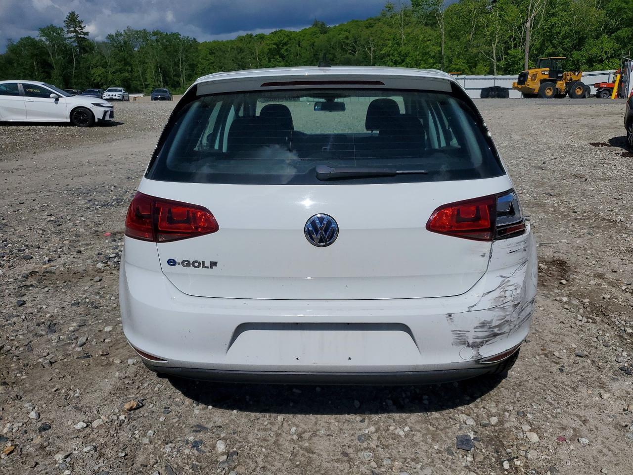 2016 Volkswagen E-Golf Se - Image 6