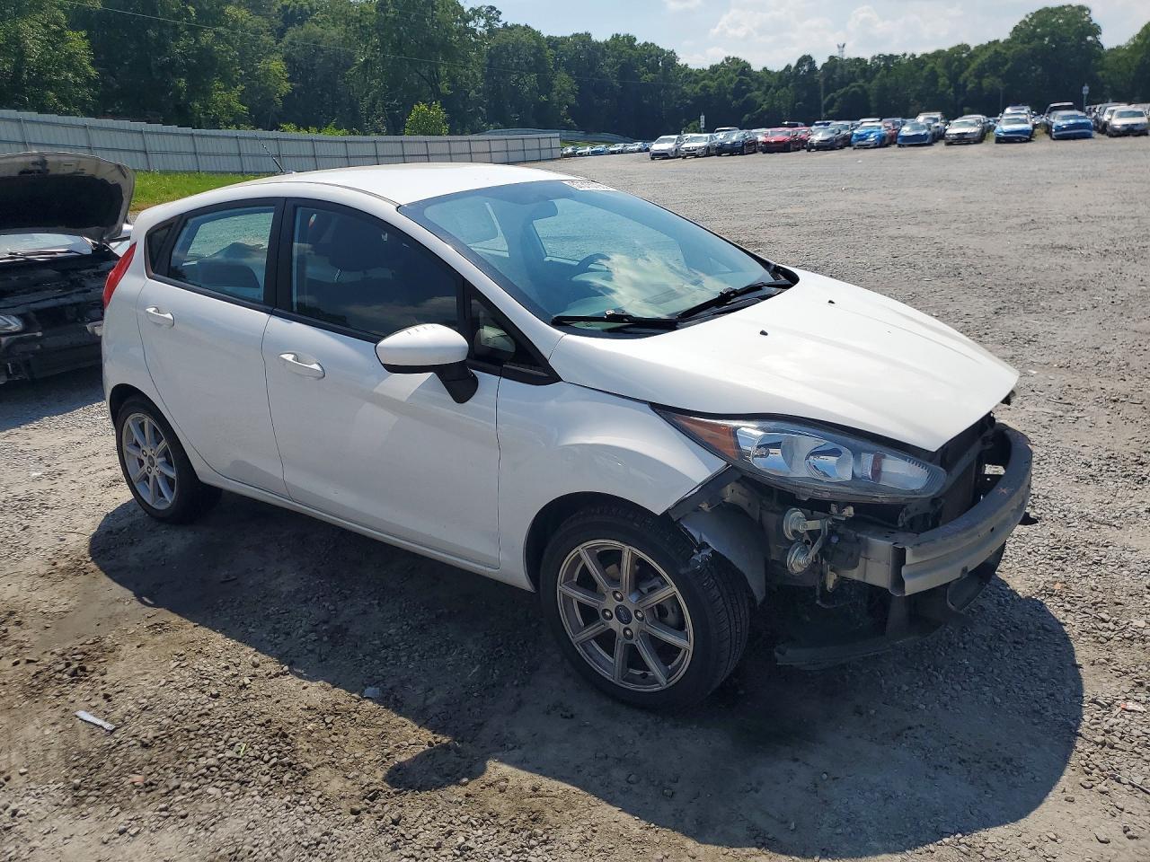 2019 Ford Fiesta Se - Image 4