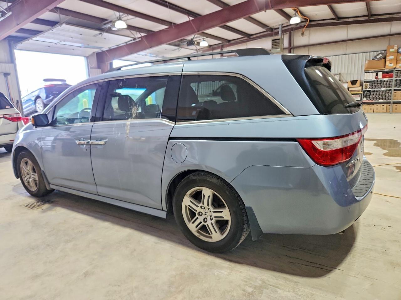 2012 Honda Odyssey Touring - Фото 2