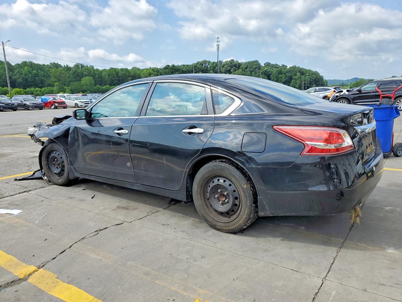 2015 Nissan Altima 2.5 S - Фото 2