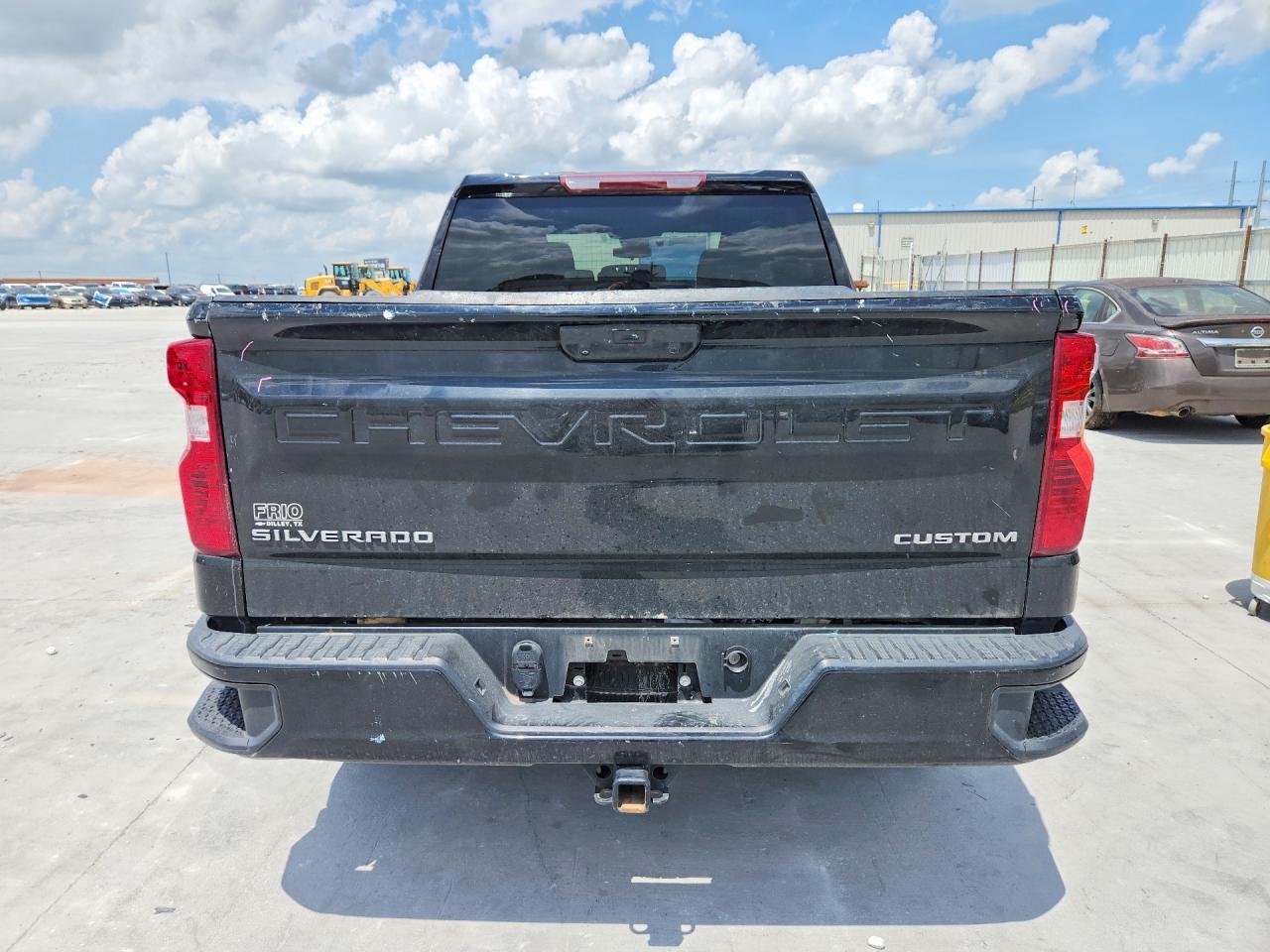 2022 Chevrolet Silverado K1500 Custom - Image 6