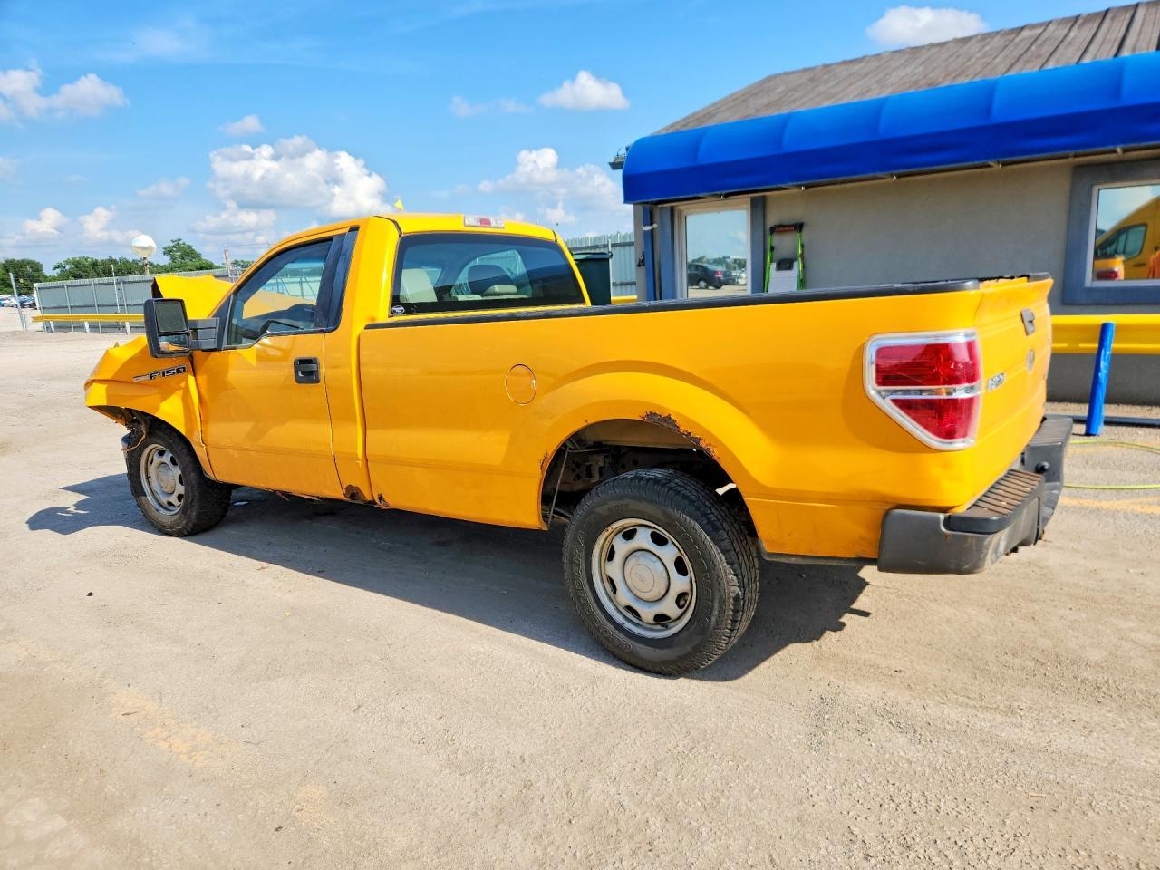 2010 Ford F150 - Image 2
