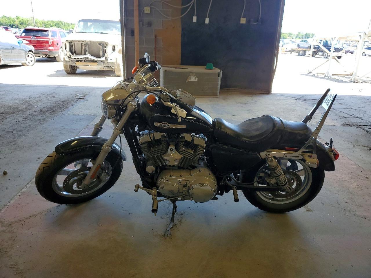 2016 Harley-Davidson Xl1200 C - Фото 3