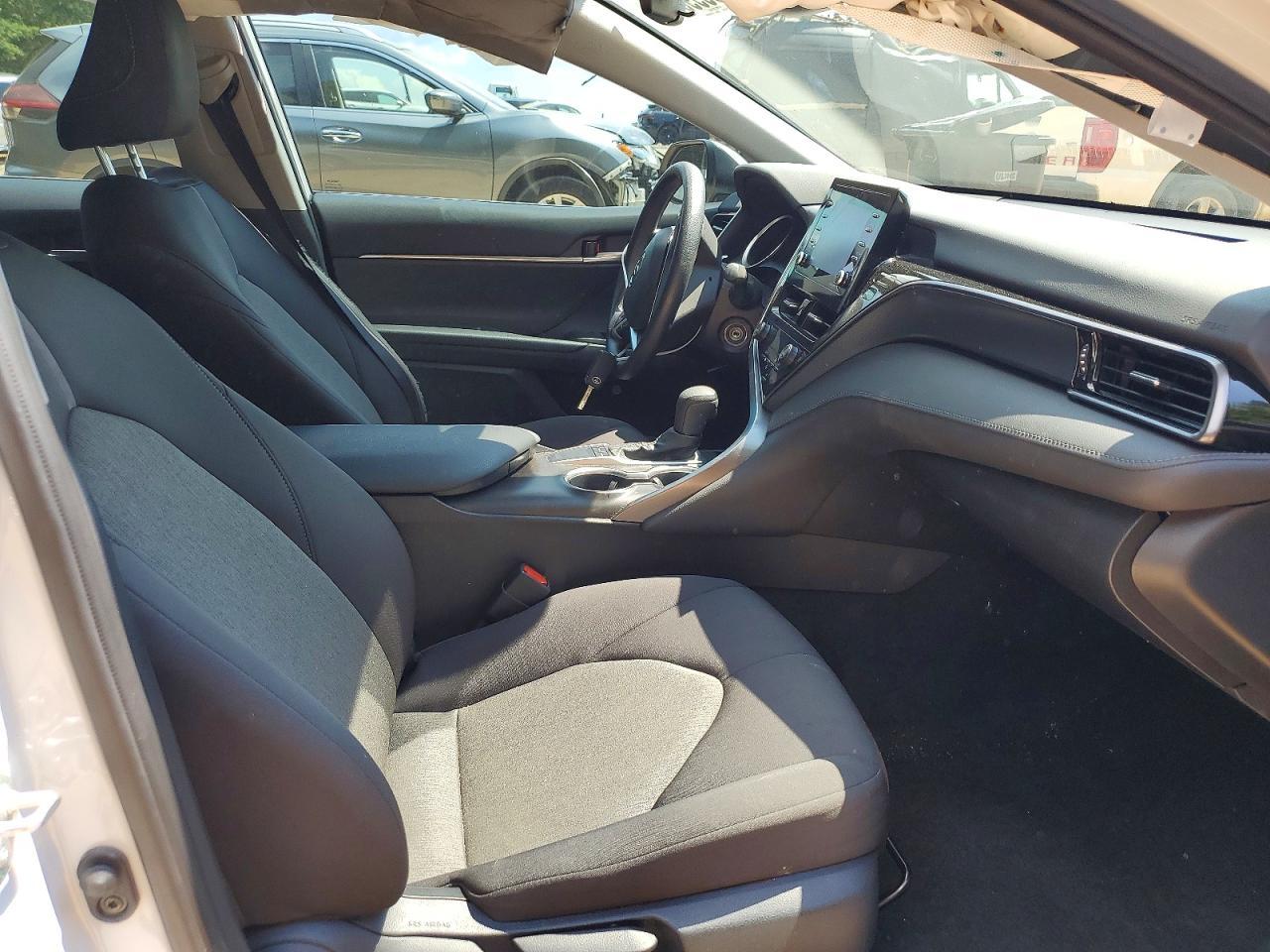 2024 Toyota Camry Le - Image 7