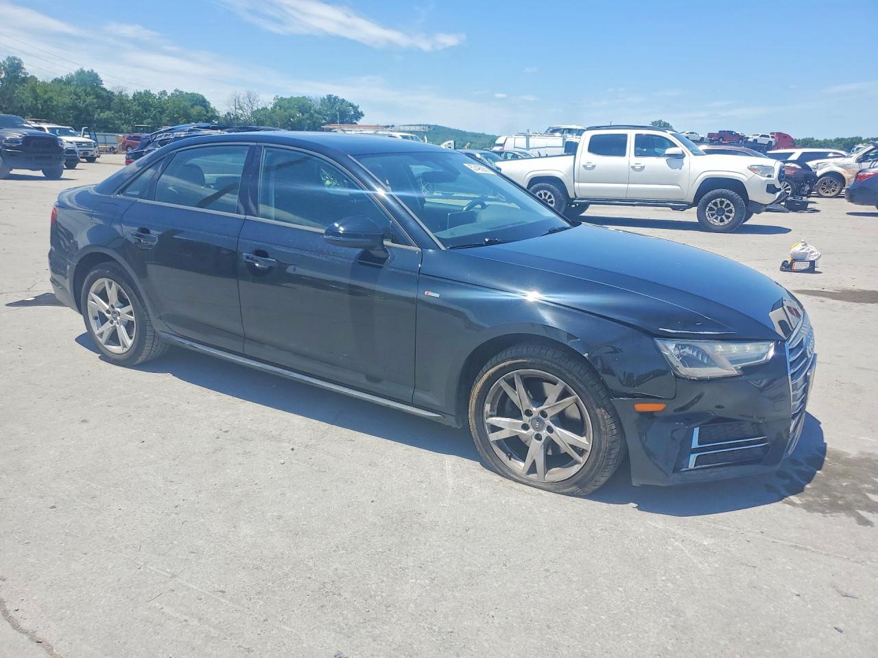 2018 Audi A4 Premium - Фото 4