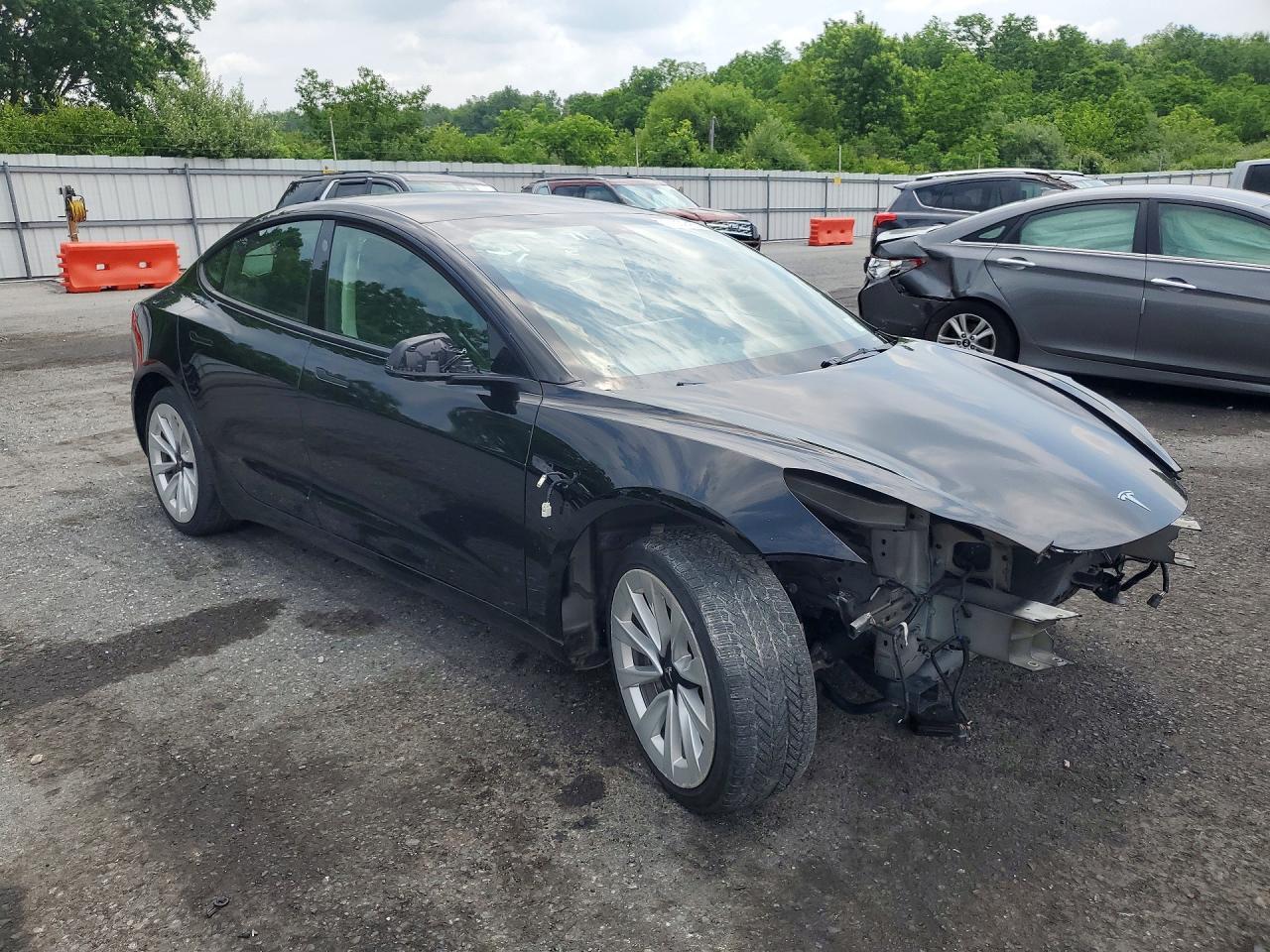 2022 Tesla Model 3 - Фото 4