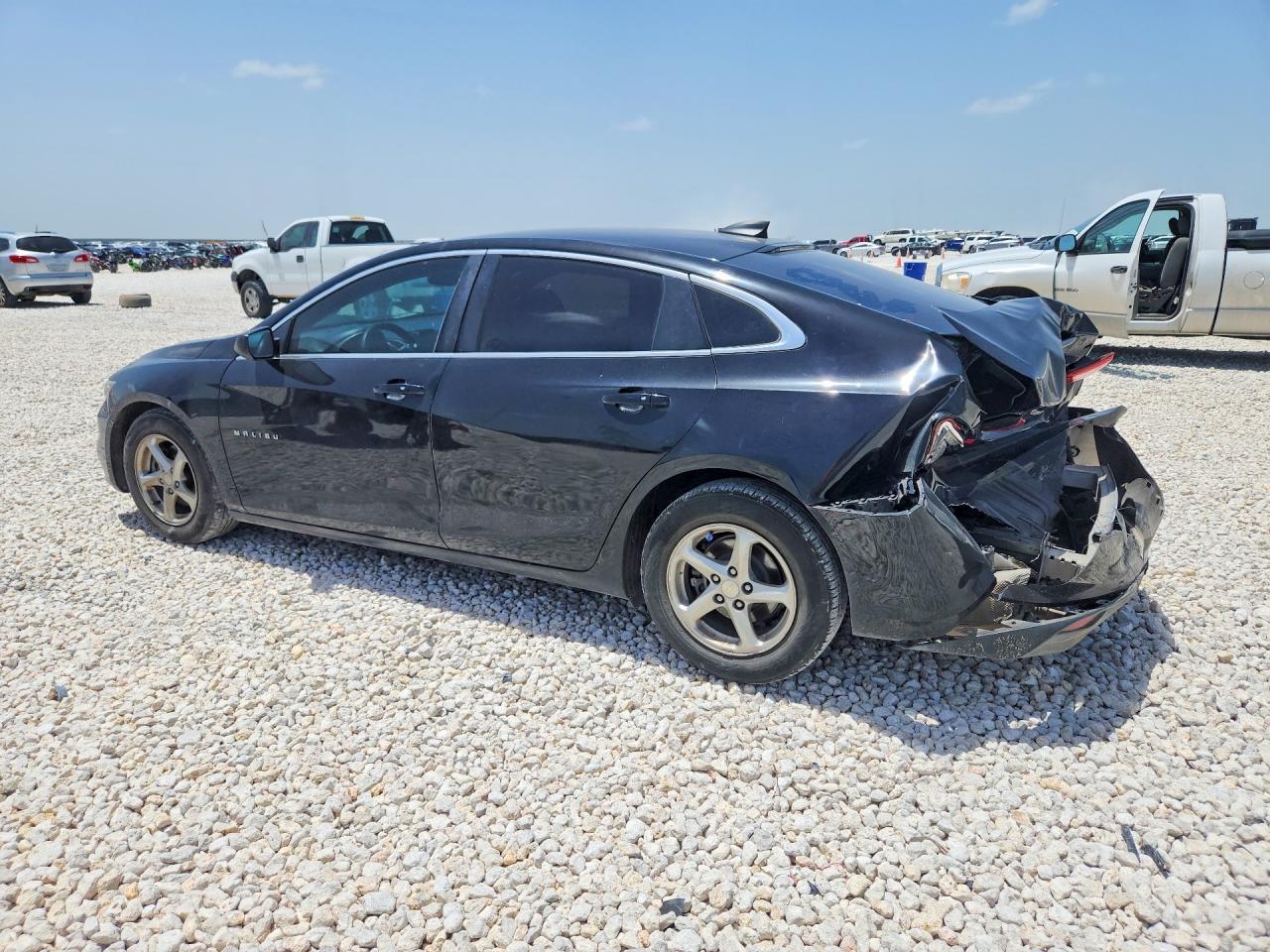 2018 Chevrolet Malibu Ls - Фото 2