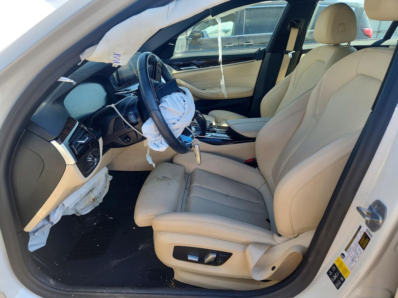 2020 BMW 530 Xi - Фото 7