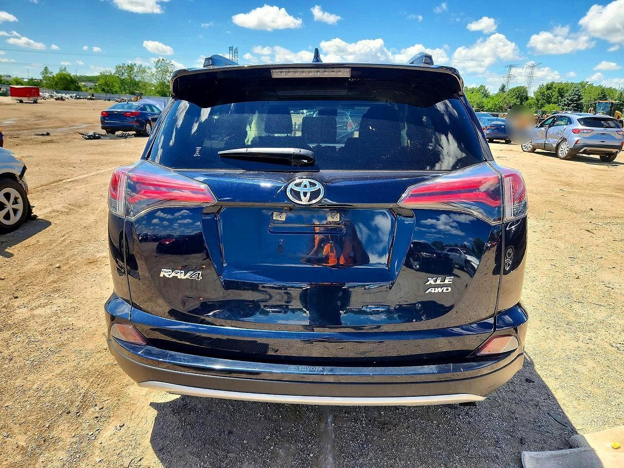 2018 Toyota Rav4 Xle - Image 6