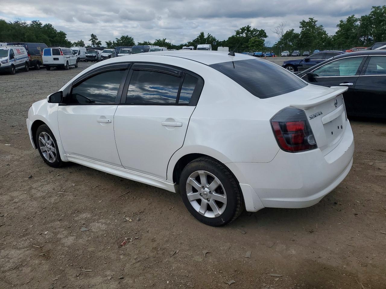 2011 Nissan Sentra 2.0 - Фото 2