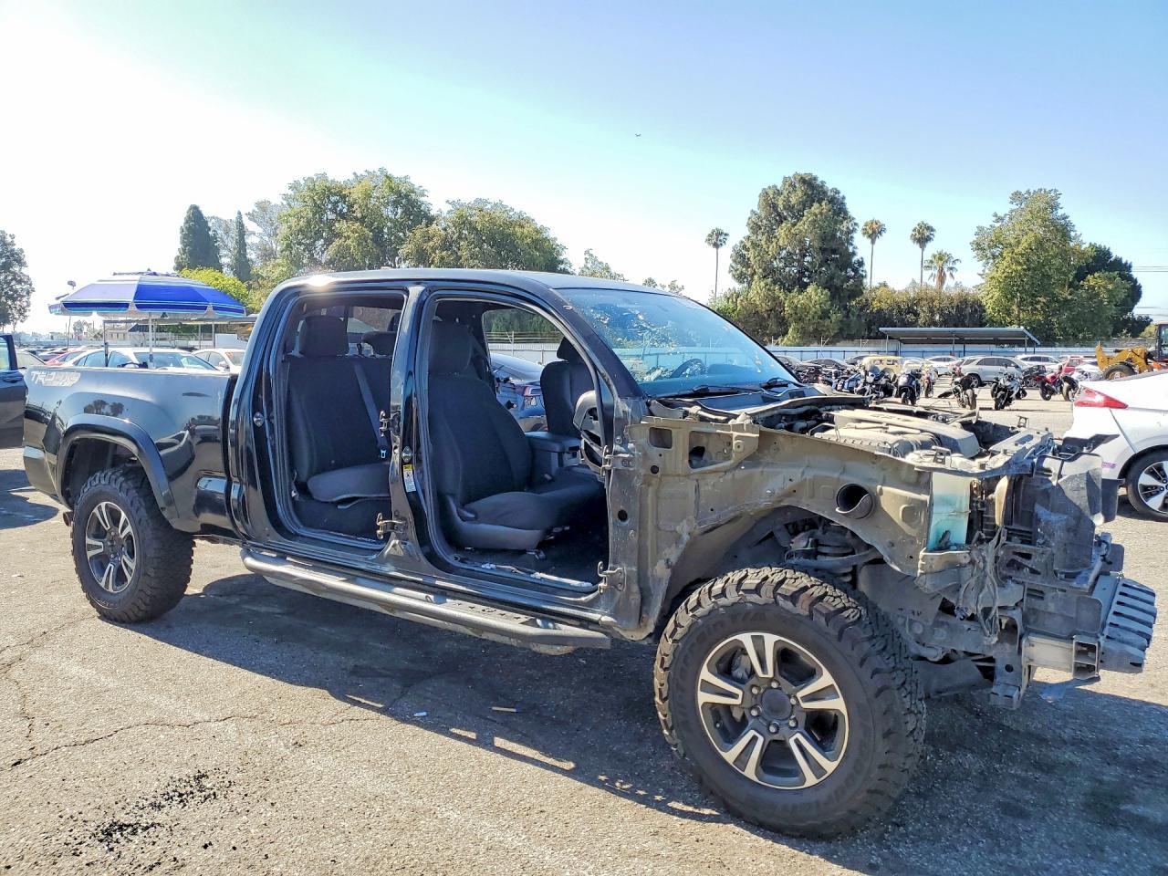 2017 Toyota Tacoma Trd Sport - Image 4