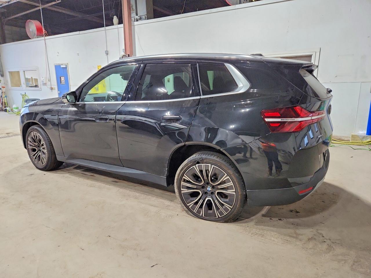 2025 BMW X3 30 xDrive - Image 2