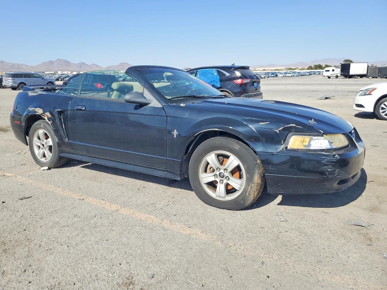 2000 Ford Mustang - Image 4