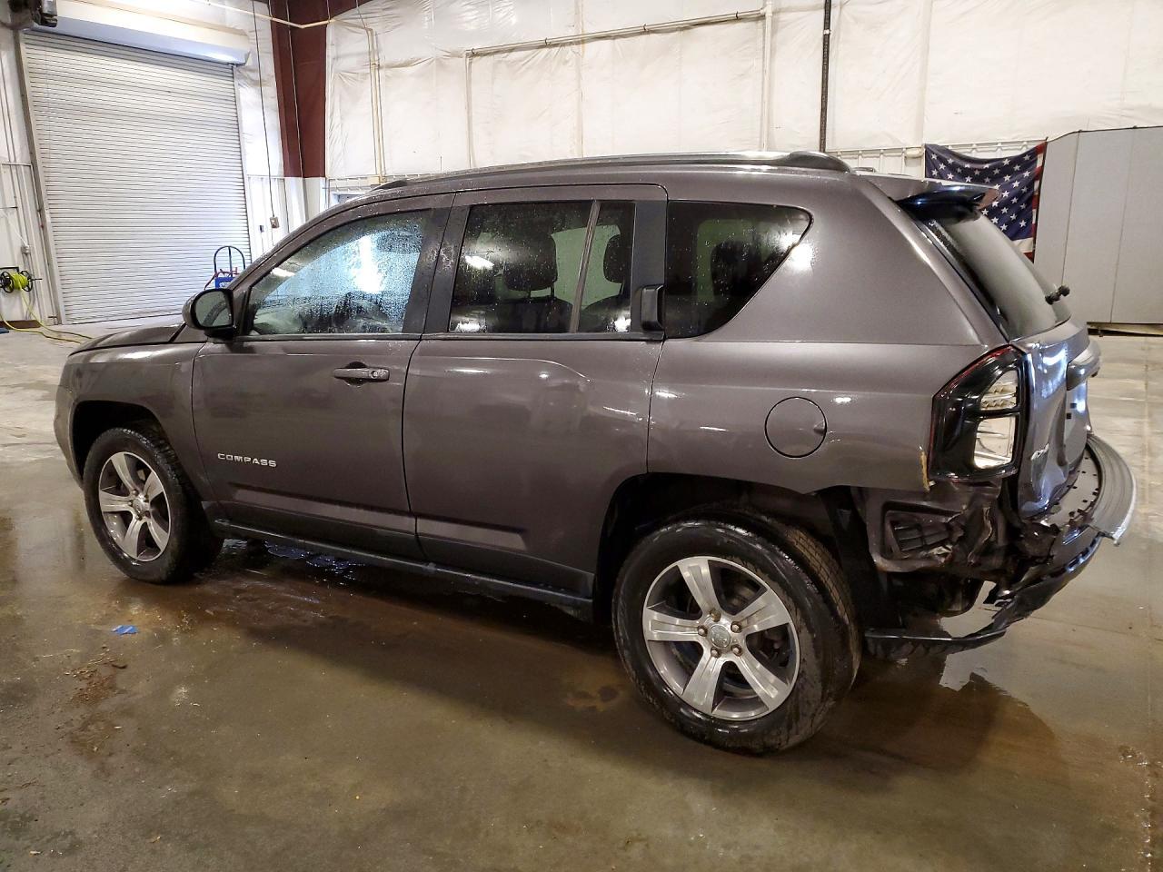 2016 Jeep Compass Latitude - Image 2