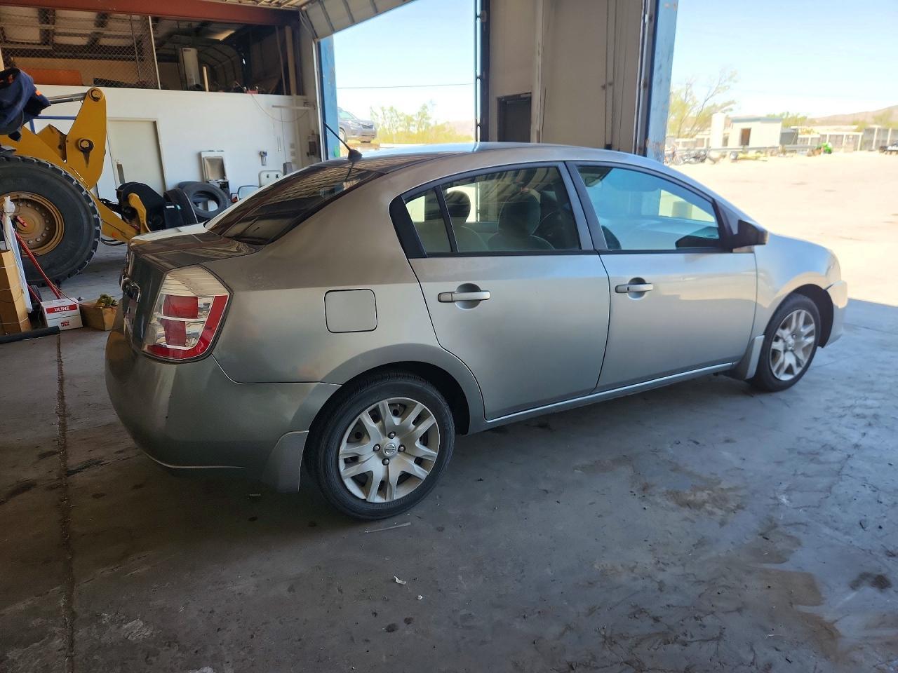 2010 Nissan Sentra 2.0 - Фото 3