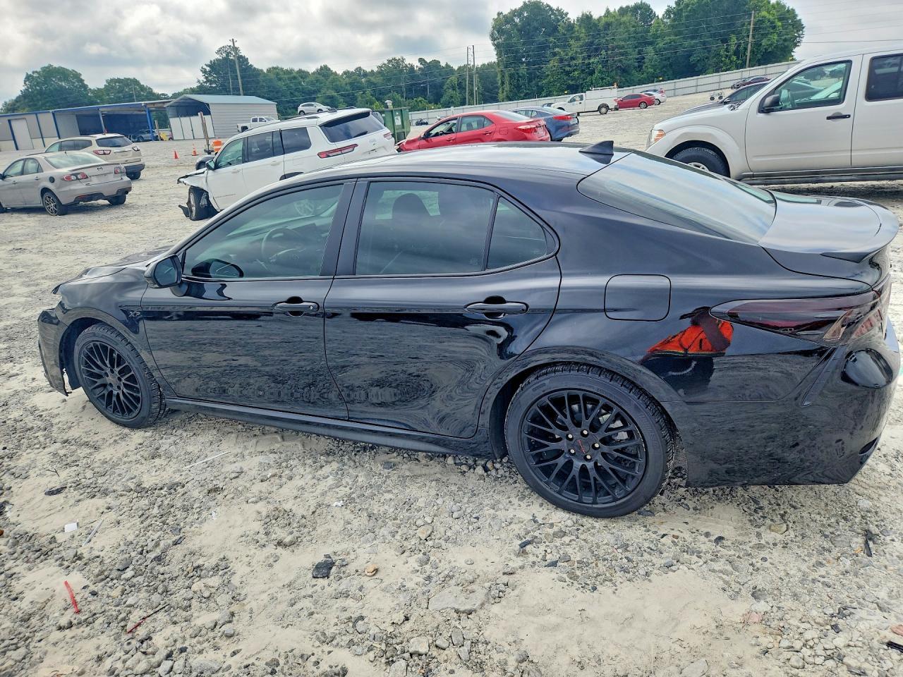 2024 Toyota Camry Se - Фото 2