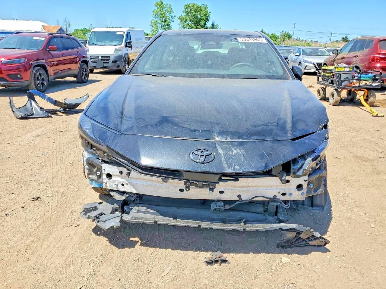 2025 Toyota Camry Se - Image 5