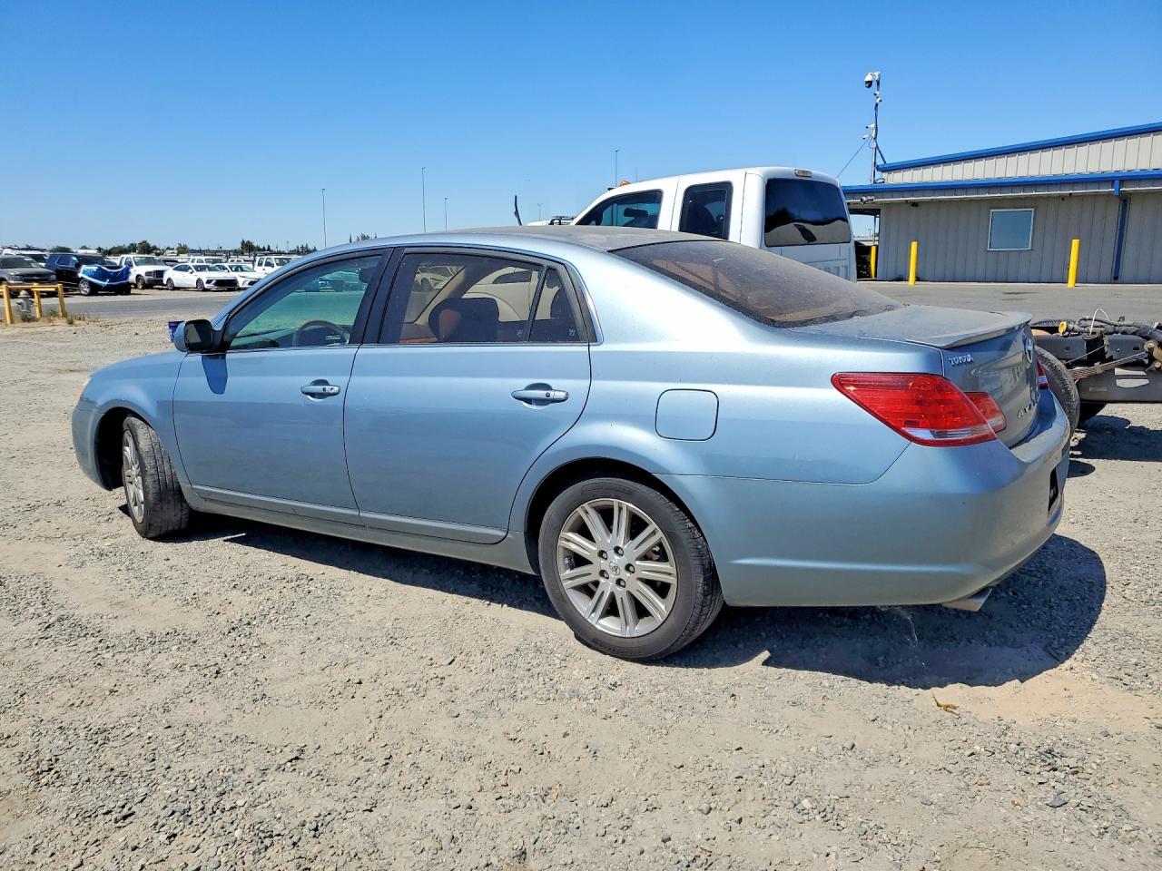 2005 Toyota Avalon Limited - Фото 2