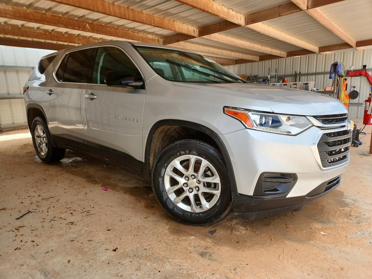 2019 Chevrolet Traverse Ls - Фото 4