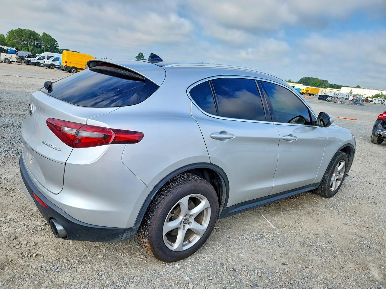 2018 Alfa Romeo Stelvio - Image 3