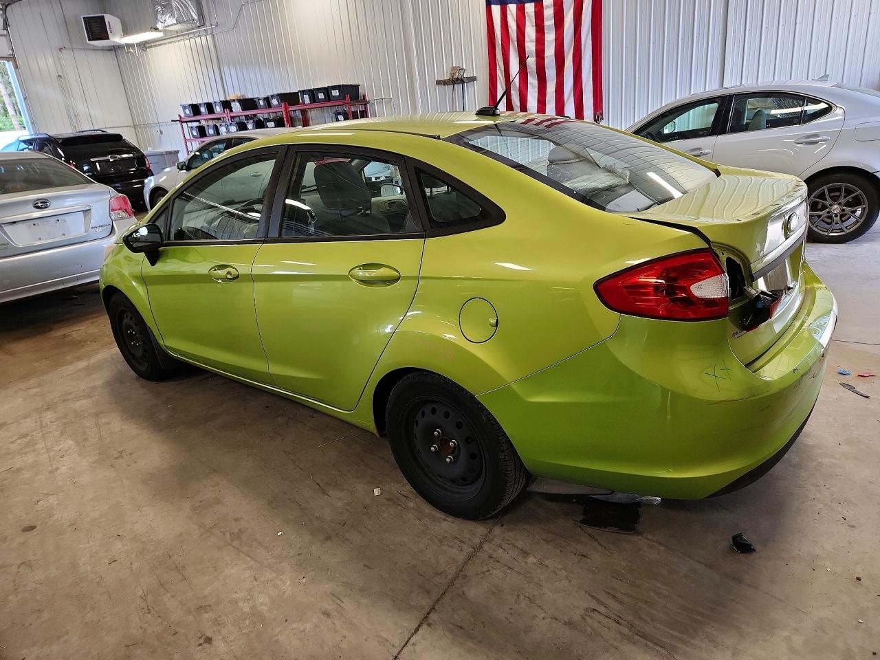 2012 Ford Fiesta Se - Фото 2