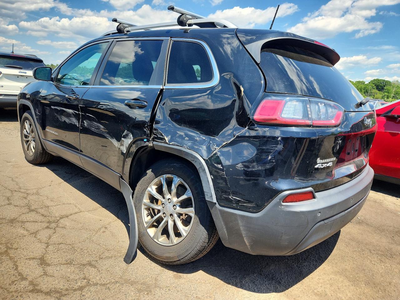 2019 Jeep Cherokee Latitude Plus - Image 2