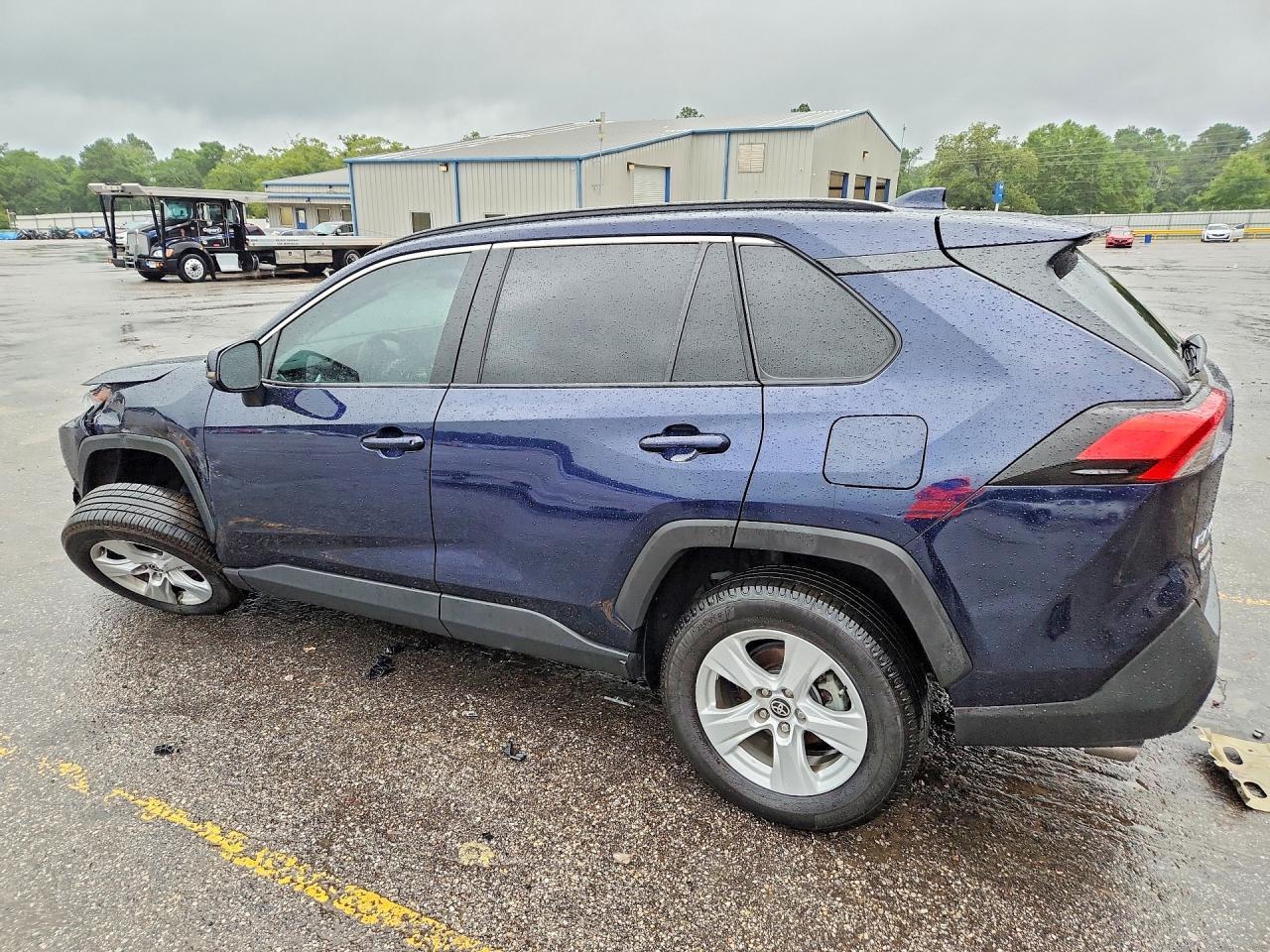 2021 Toyota Rav4 Xle - Image 2