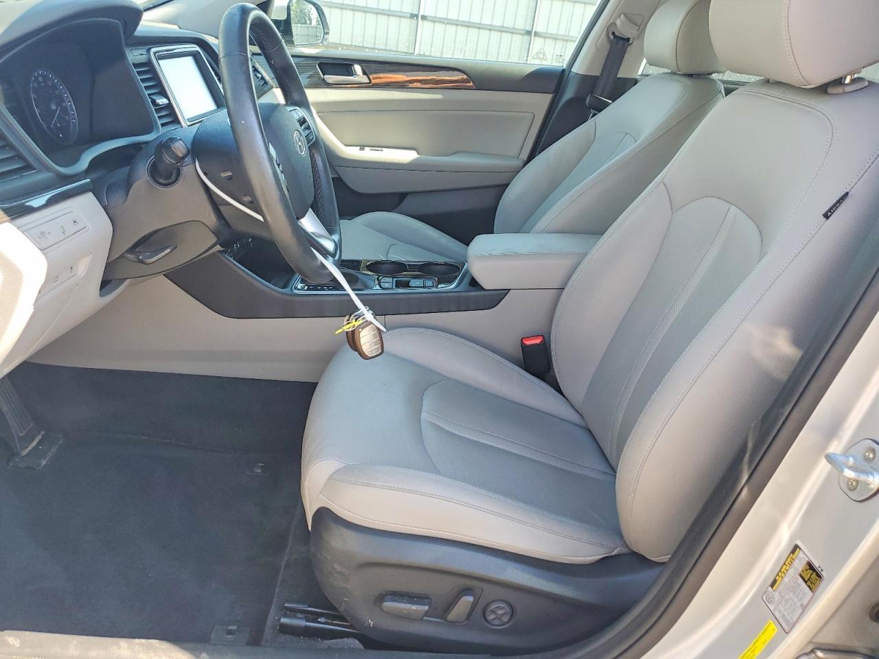 2019 Hyundai Sonata Hybrid Limited - Image 7
