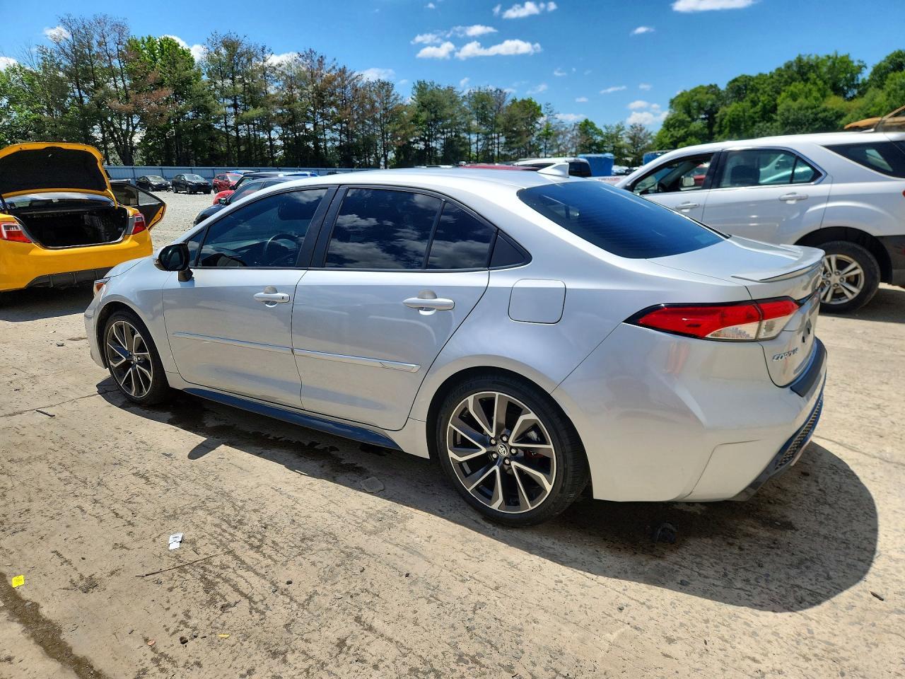 2020 Toyota Corolla Se - Фото 2