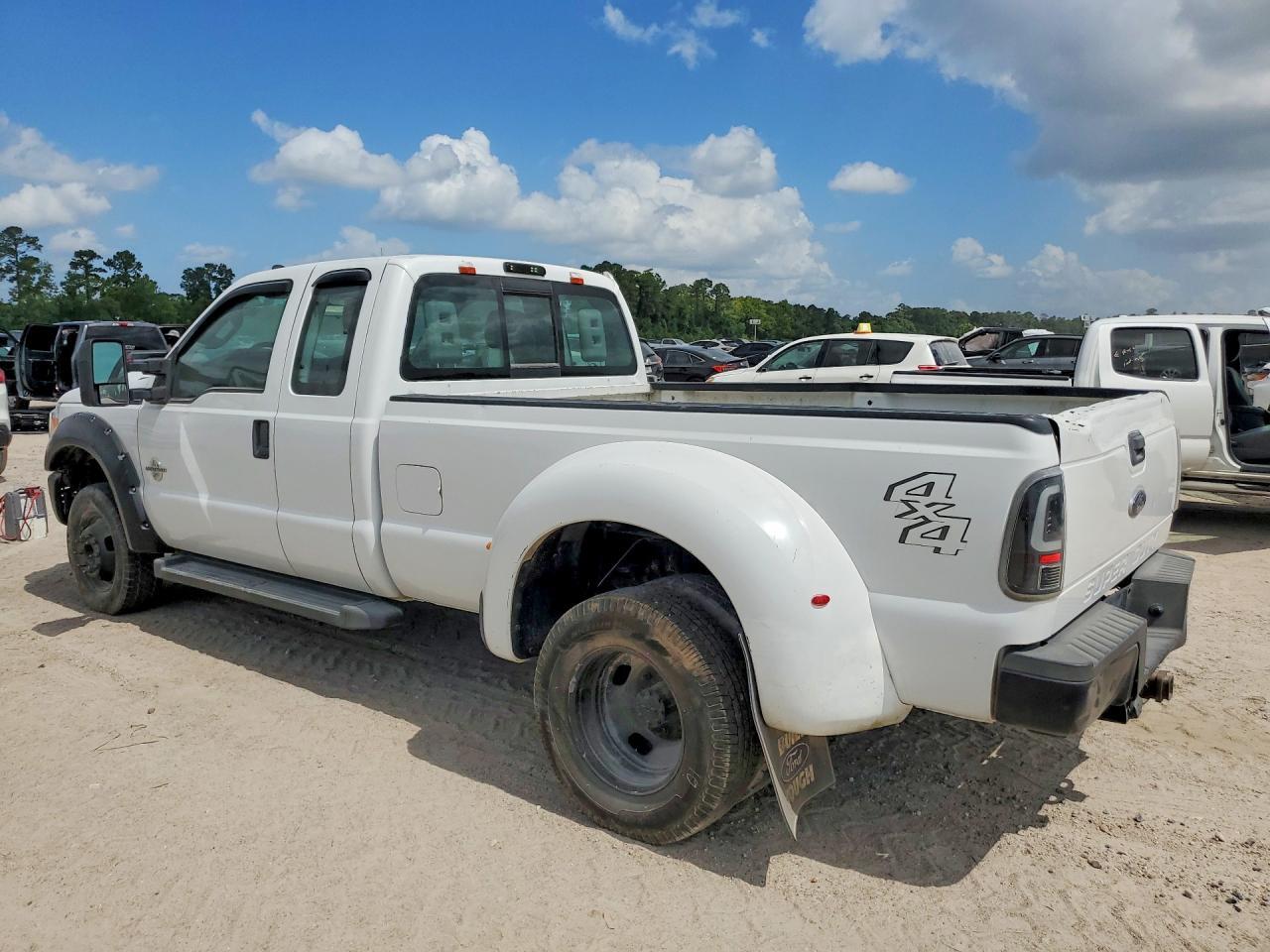 2013 Ford F350 Super Duty - Фото 2