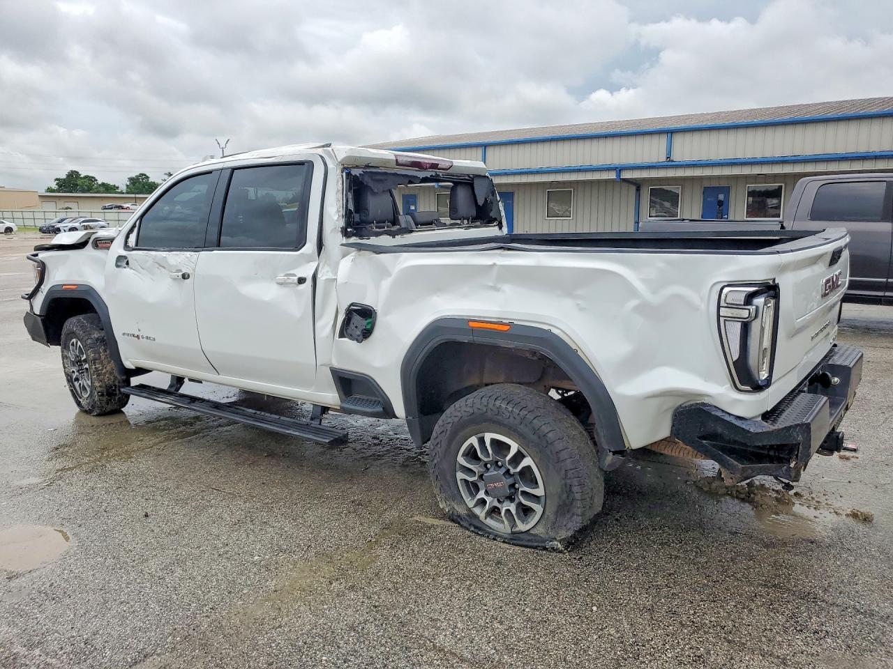2023 GMC Sierra K2500 At4 - Фото 2