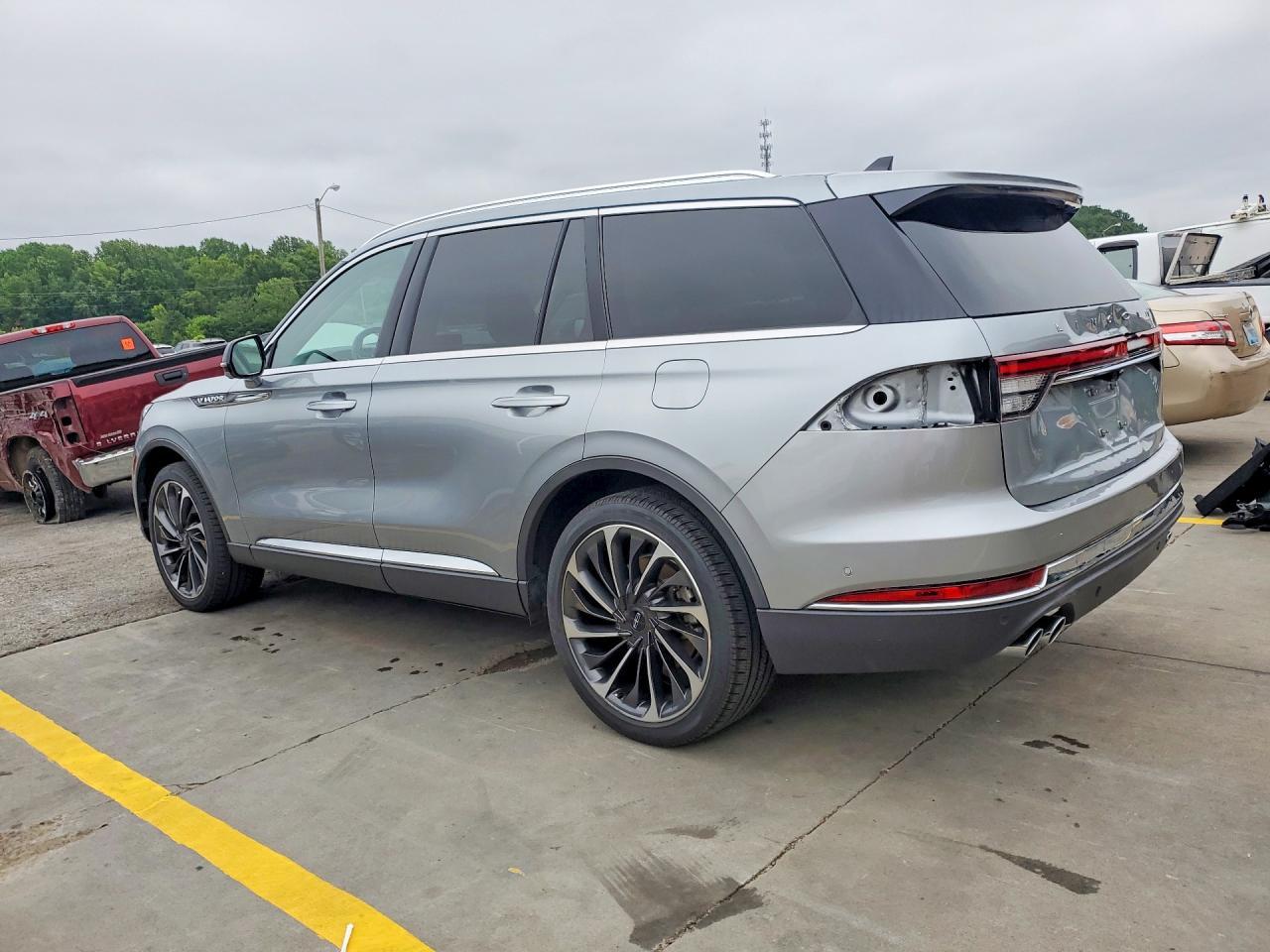 2023 Lincoln Aviator Reserve - Image 2